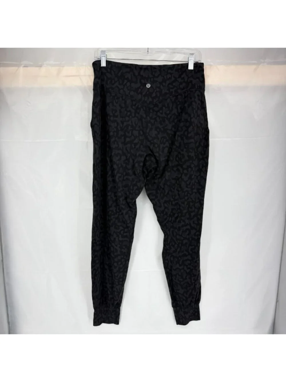 Lululemon Women 10 Align Jogger Pant Gray Leopard Stretch Athletic Active Nulu